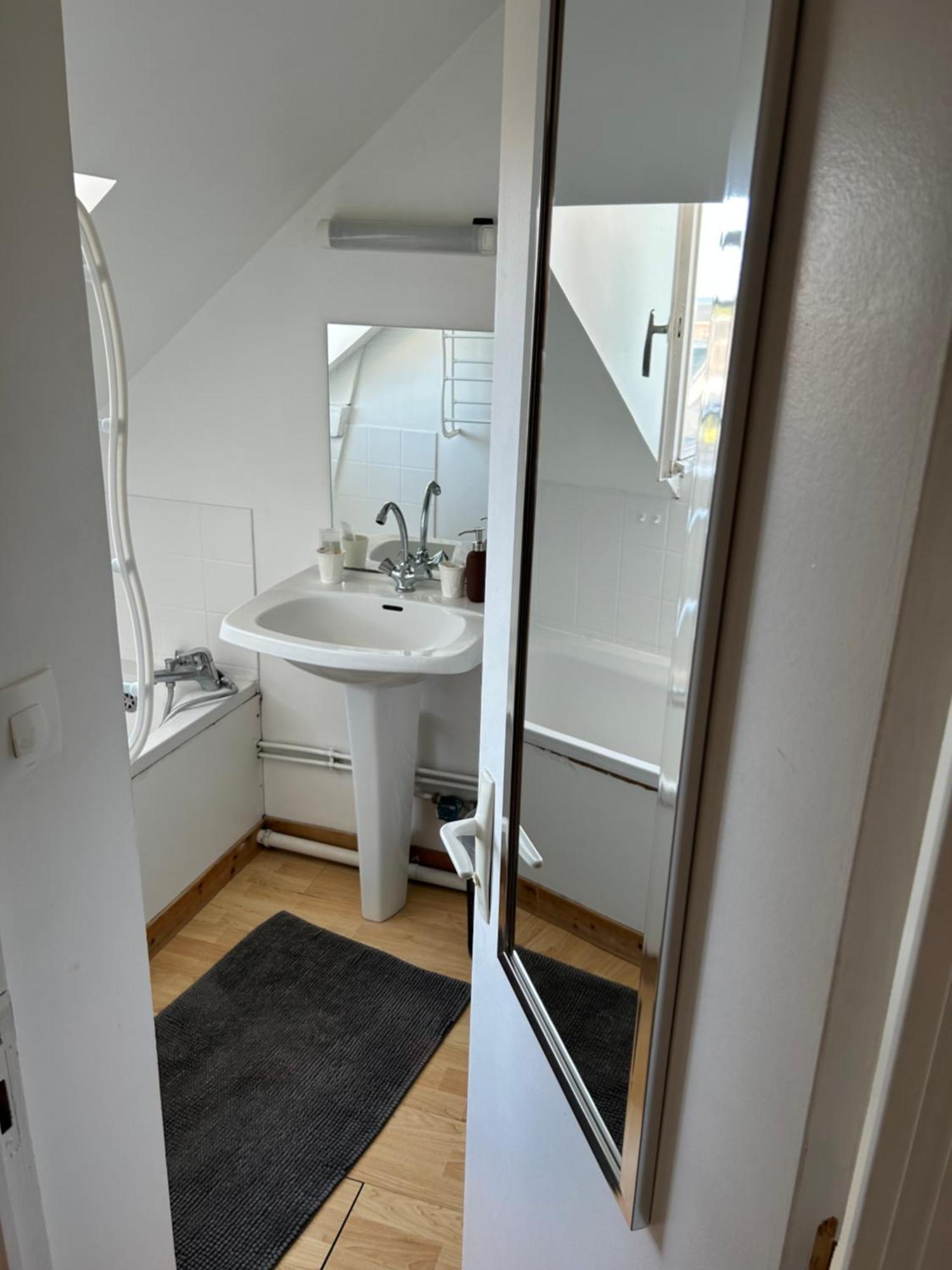 Apartment Studio Rue Cachin *